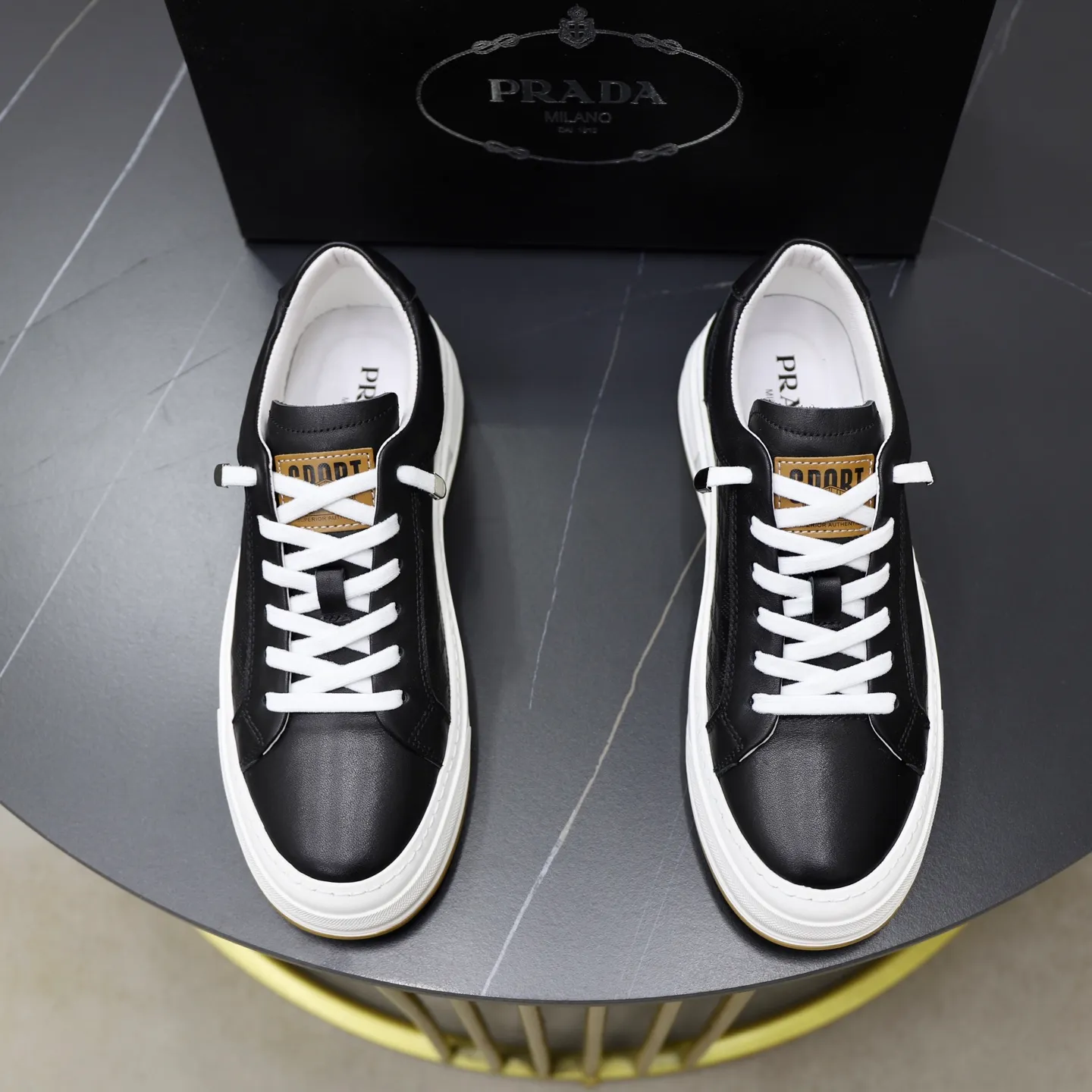 Men's shoes: 440💰🙅‍♂️🙅‍♂️🙅‍♂️ Brand: PRADA Standard code: 38–44 (45 can be customized) Level: Same as the official website Material: Original cowhide fabric Comfortable pigskin lining Lightweight and wear-resistant outsole Style category: Men's fashionable casual shoes and boots Running sneakers Distinguished luxury brand elements Top luxury Color: actual picture color